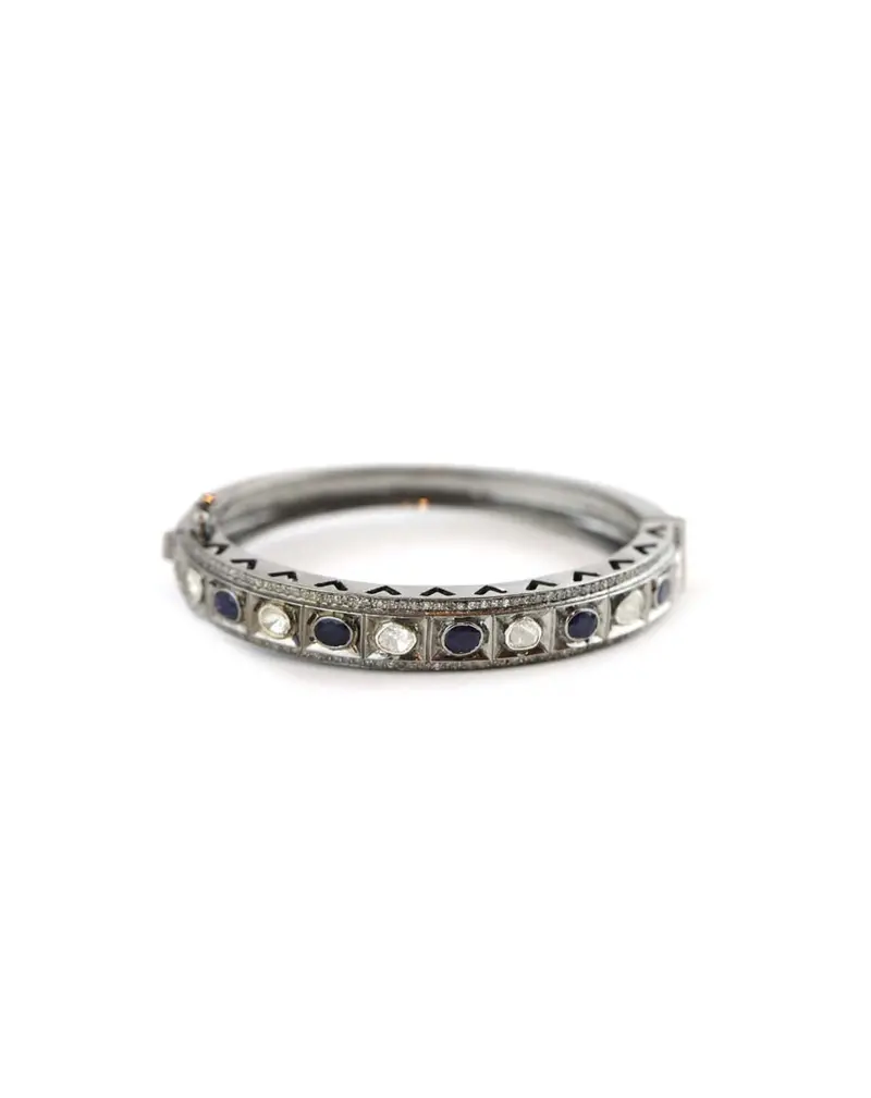 Oval Bangle Set With Polki Diamonds And Sapphires 1